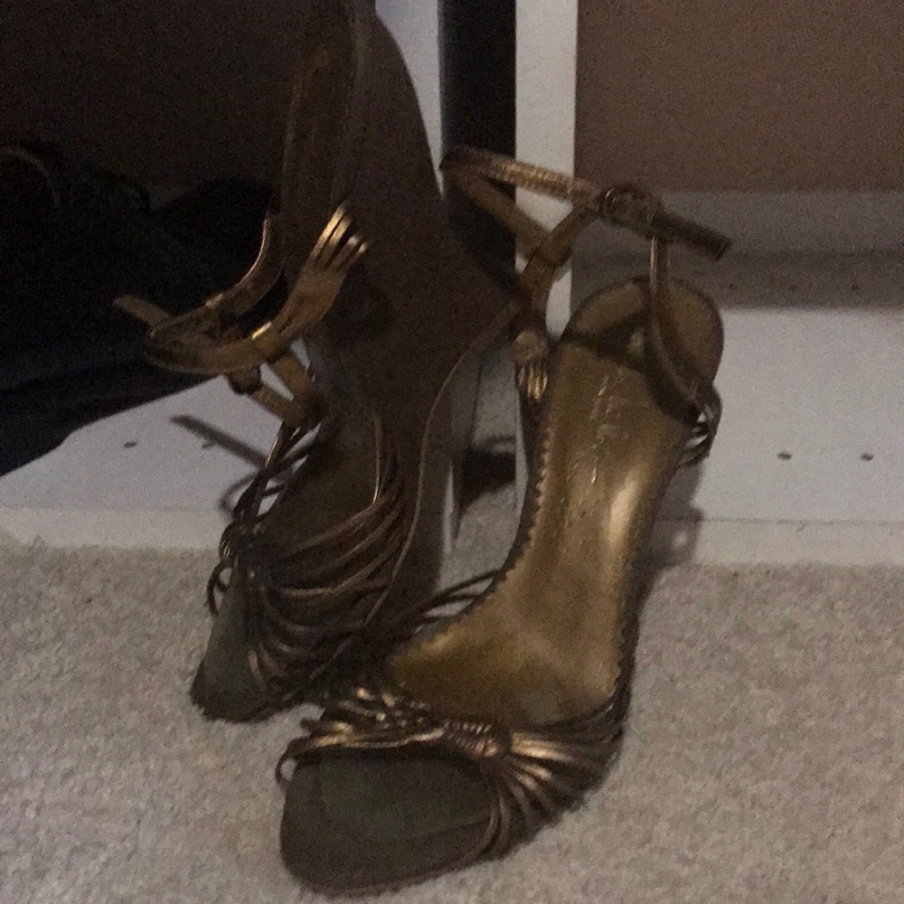 Nicole Miller Gold Strappy Wedge Size 7